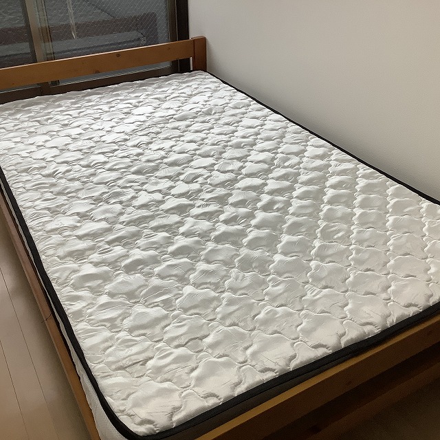 セミダブルベッド