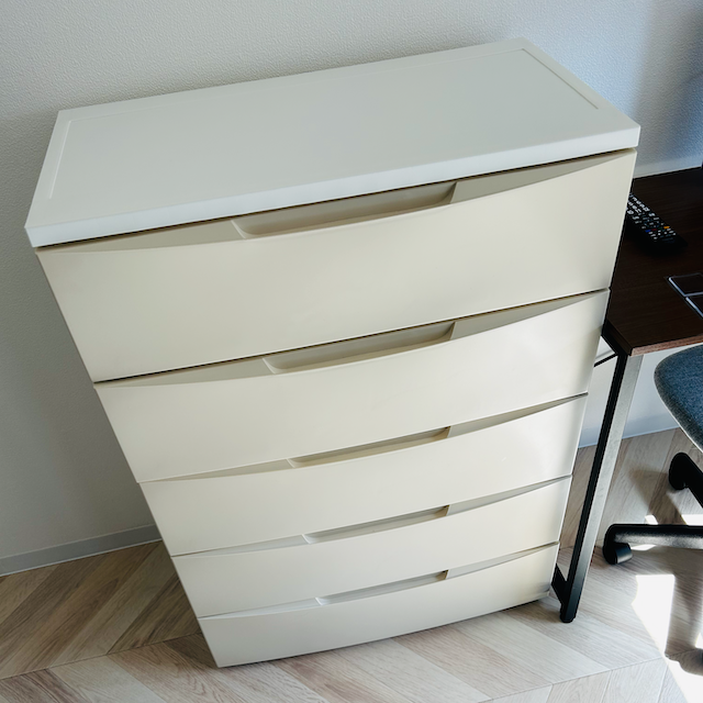 家具レンタル５段チェストの写真