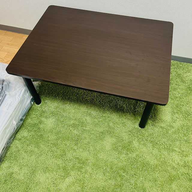 家具レンタルローテーブルの写真