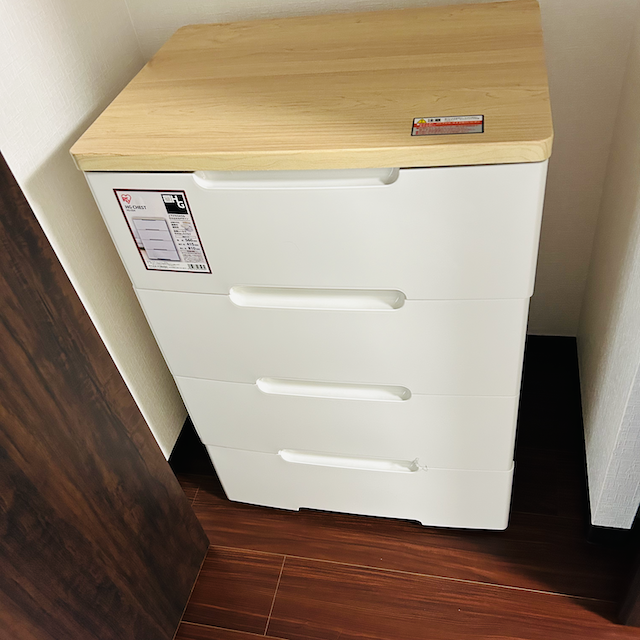 家具レンタル4段ウッドトップチェストの写真