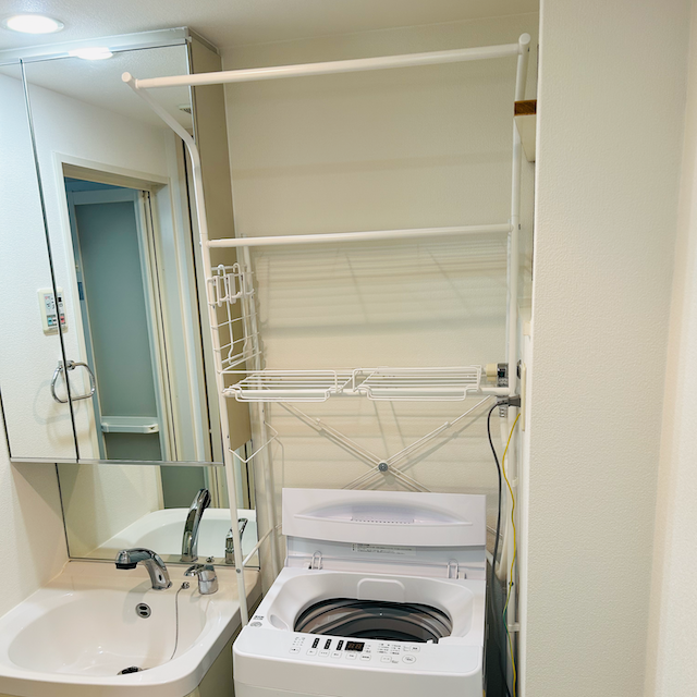 家具レンタル洗濯機ラックの写真