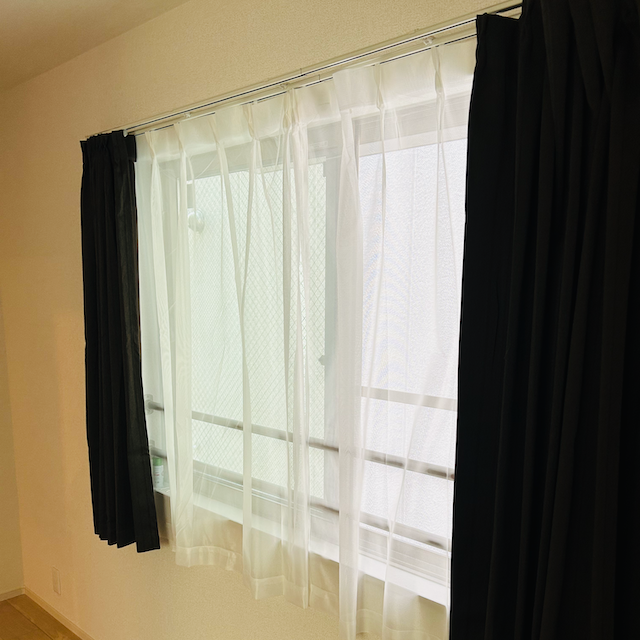 家具レンタルカーテンの写真
