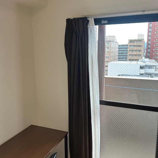 家具レンタルカーテンの写真