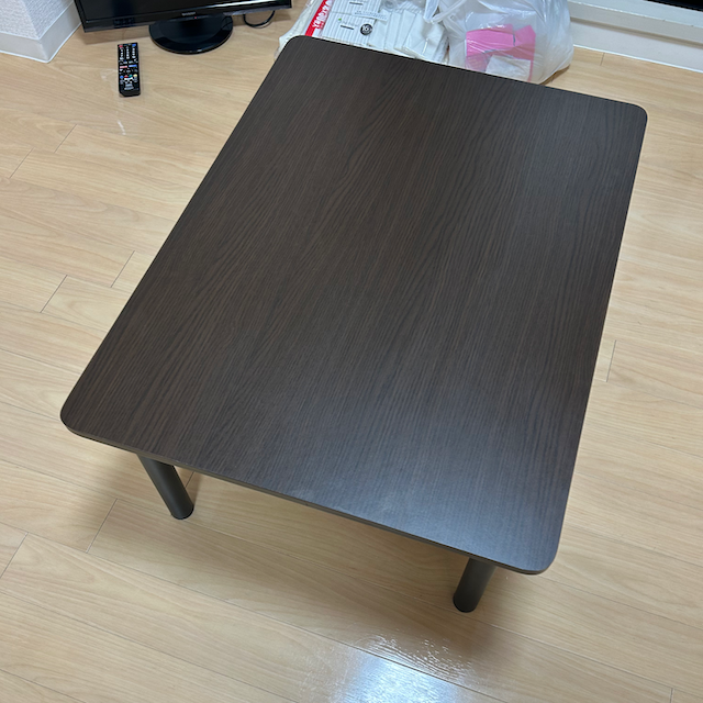 家具レンタルローテーブルの写真