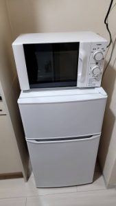 85L冷蔵庫、電子レンジの写真