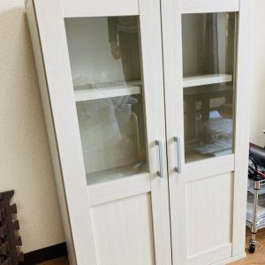 家具レンタル食器棚の写真