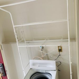 家具レンタル洗濯機ラックの写真