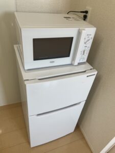 85L冷蔵庫、電子レンジの写真