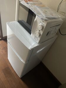 85L冷蔵庫、電子レンジの写真