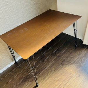 家具レンタルダイニングテーブルの写真