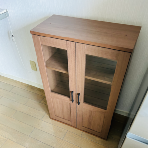家具レンタル食器棚の写真