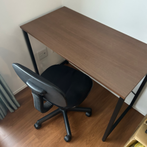 家具レンタルデスクの写真