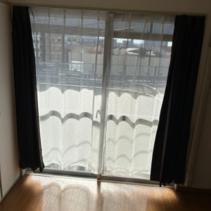 家具レンタルカーテンの写真