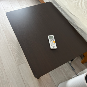 家具レンタルローテーブルの写真