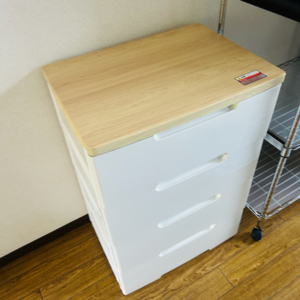 家具レンタル４段ウッドトップチェストの写真