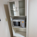 和歌山県和歌山市でシングルベッドとベッドカバー付き布団セットとレンジボードとオーブンレンジを家電レンタルと家具レンタルしていただきました！